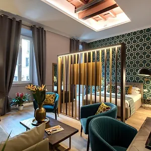 Tree Charme Parliament Boutique Рим